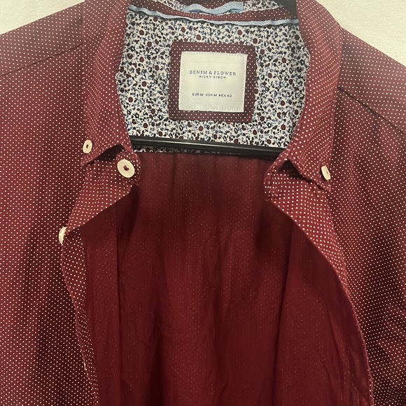 Demin & Flower Medium burgundy short sleeve button up - Picture 4 of 4